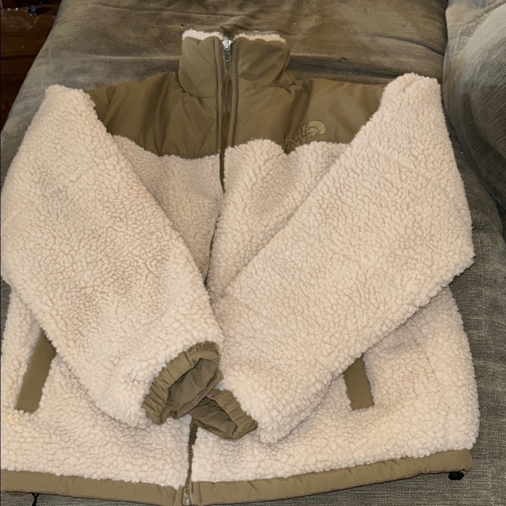 Reversible The North Face Cream and Tan Sherpa Jacket size XXL no stains